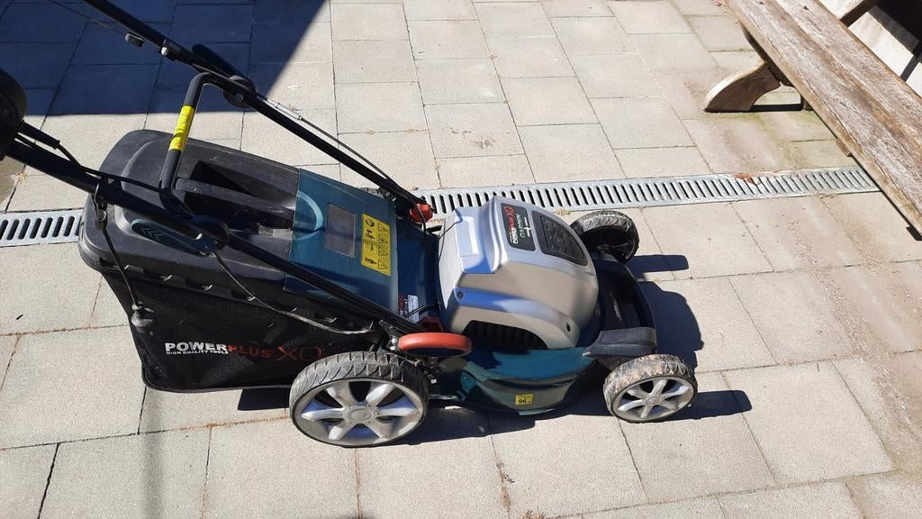 Grasmaaier elektrische powerplus xq 1800., Tuin en Terras, Grasmaaiers, Zo goed als nieuw, Ophalen