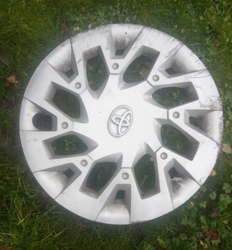 1 enjoliveur toyota 15 pouces, Enlèvement, Utilisé