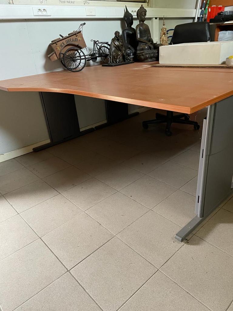 2 x bureau Bulo 180 cm — structure en métal gris foncé, Enlèvement, Comme neuf