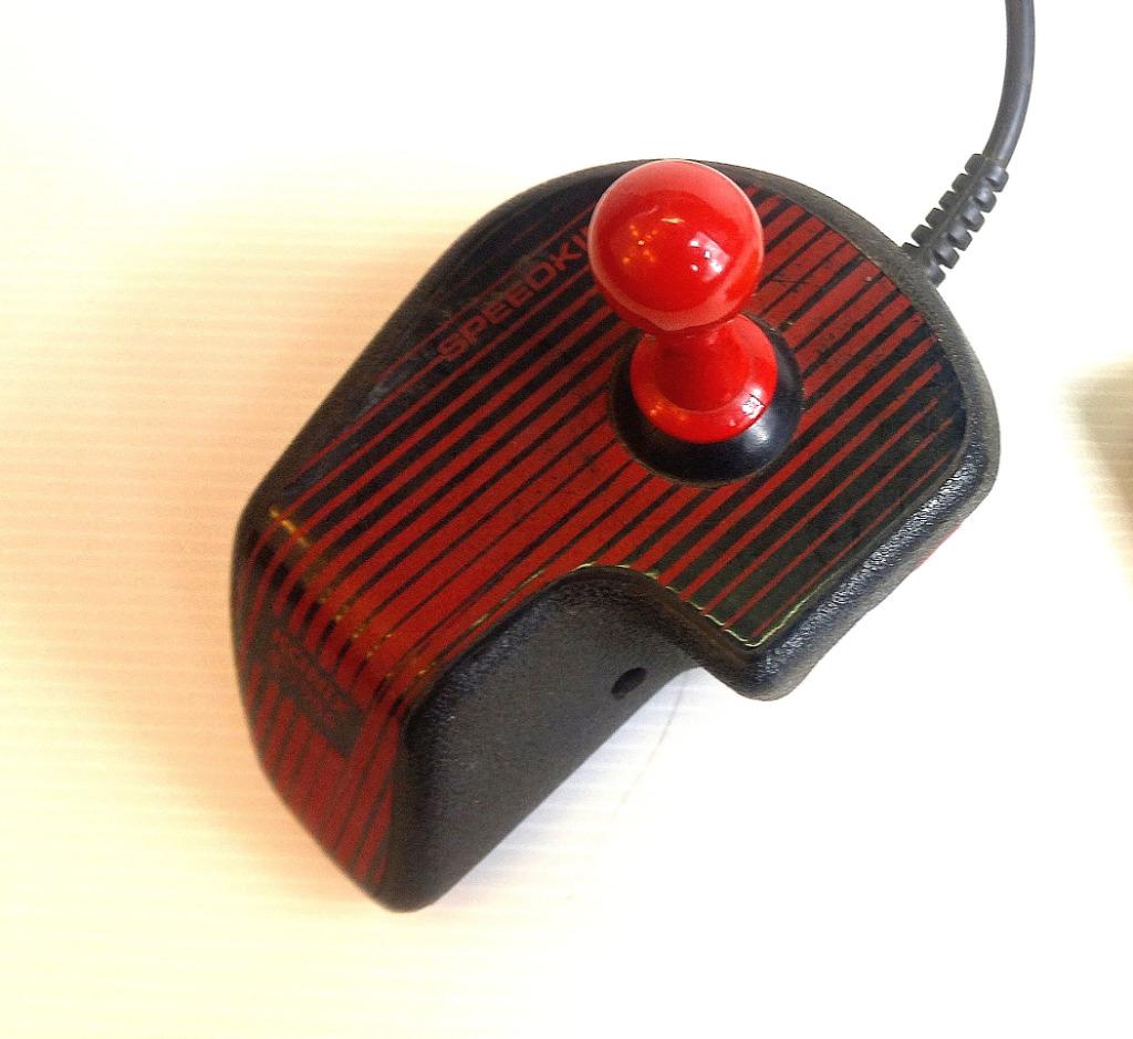 Konix SpeedKing microschakelaar joystick C64 Amiga ST, Computers en Software, Joysticks, Gebruikt, Verzenden