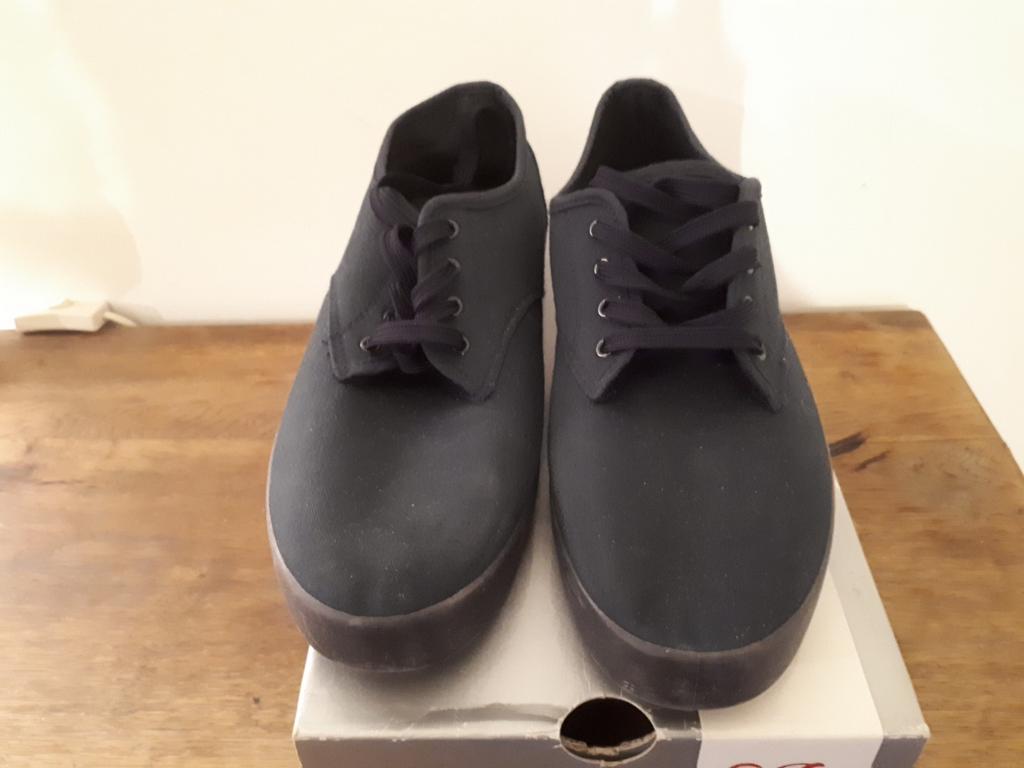 Sneakers bleu foncé pour homme taille 44, Vêtements | Hommes, Chaussures, Enlèvement ou Envoi, Comme neuf, Baskets