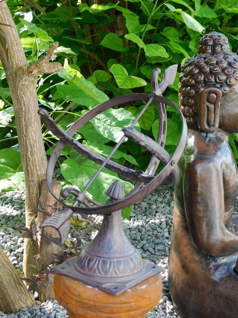 Petit cadran solaire, en fonte brune, demi-ouvert, petit, Jardin & Terrasse, Enlèvement ou Envoi