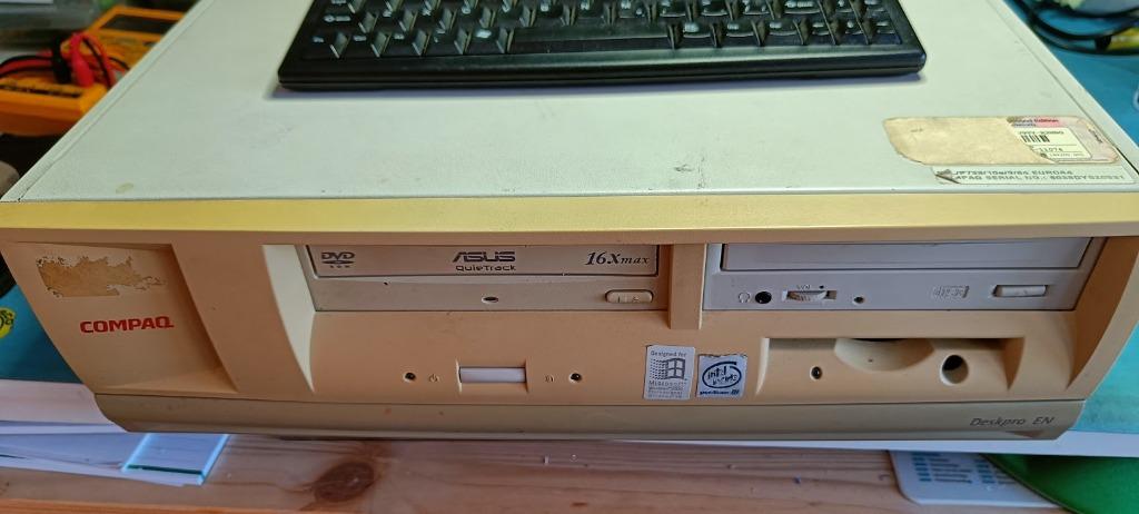 Compaq EN DeskPro vintage (09/00) + Keyboard, Computers en Software, Ophalen of Verzenden, Compaq