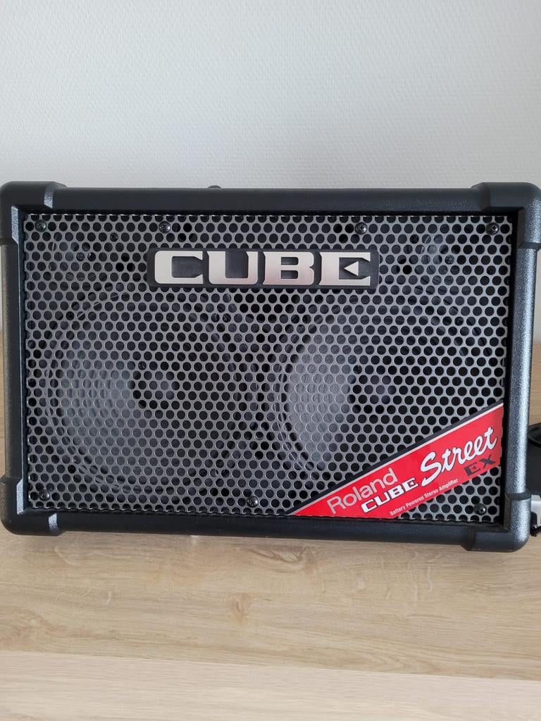 Roland CUBE Street EX mobiele stereo versterker., Muziek en Instrumenten, Versterkers | Bas en Gitaar, Ophalen, Gitaar