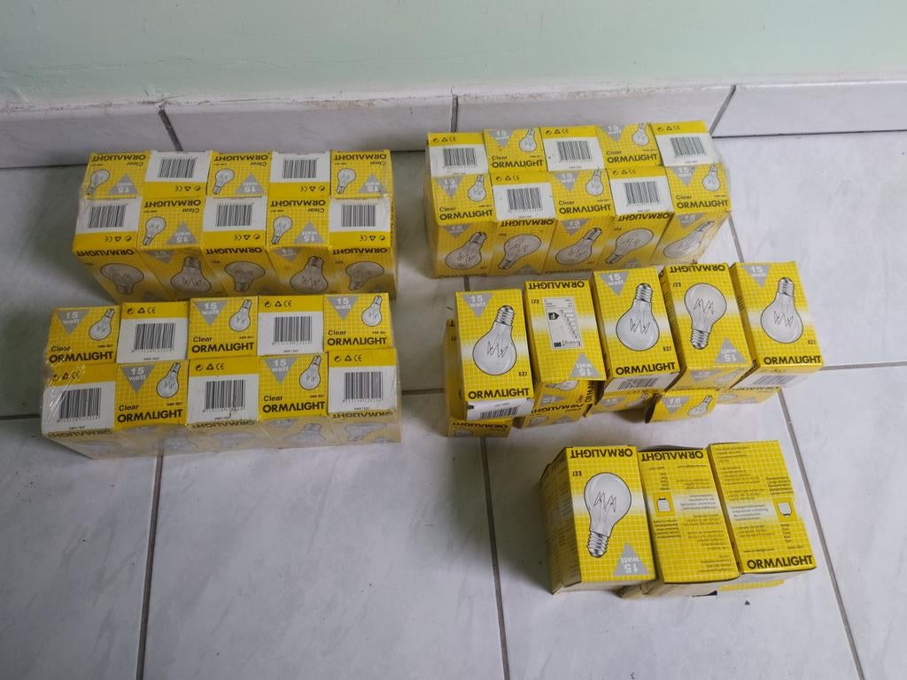 Lot de 46 ampoules 15w, Bricolage & Construction, Enlèvement