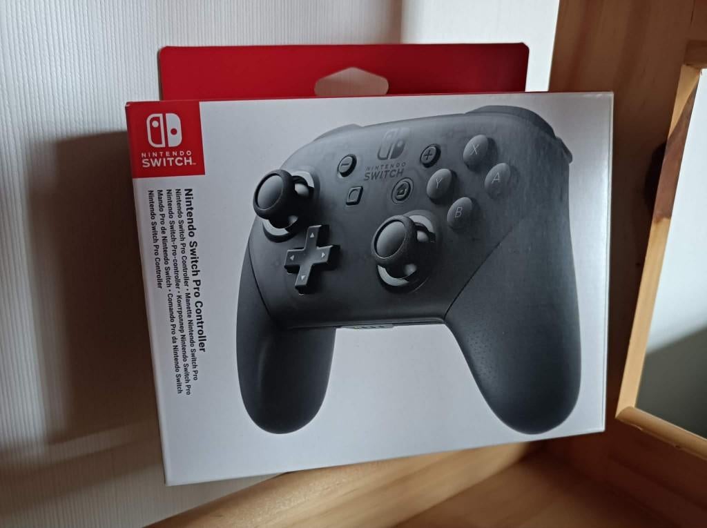 Manette Pro Controller Nintendo Switch – Excellent état, Consoles de jeu & Jeux vidéo, Consoles de jeu | Nintendo Switch, Utilisé