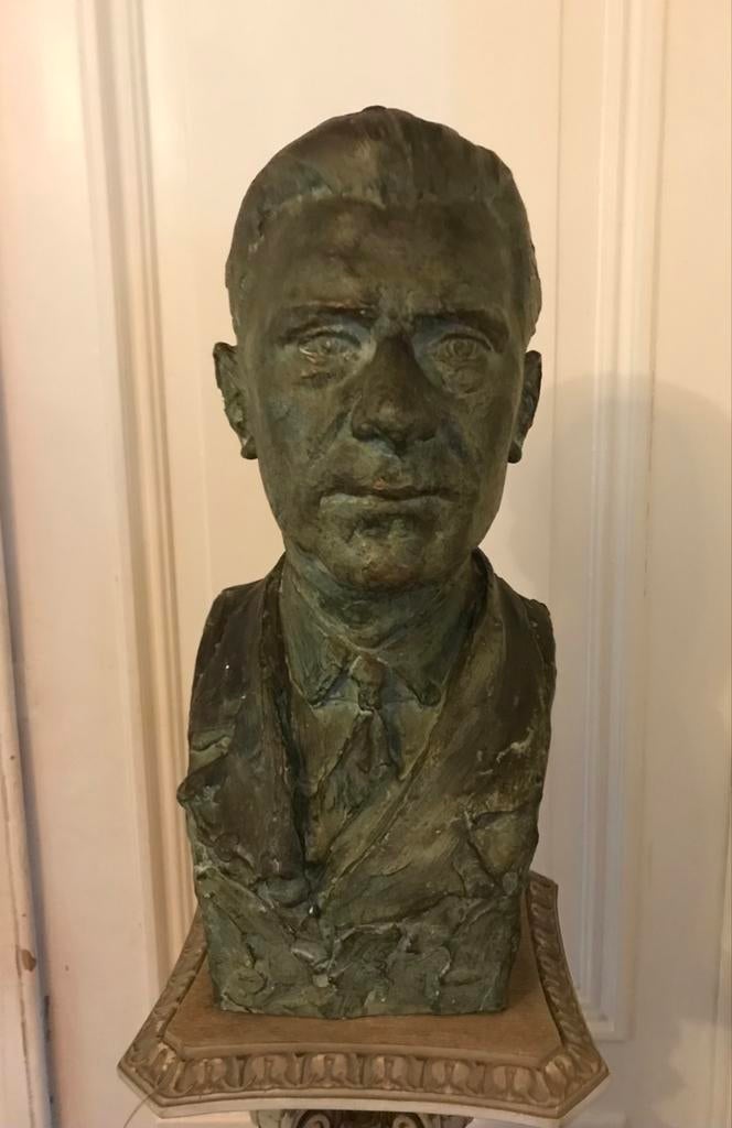 Plaaster buste. (50/22 cm) zie foto’s (1931), Antiek en Kunst, Ophalen, Gips, Buste, 20 - 50 cm