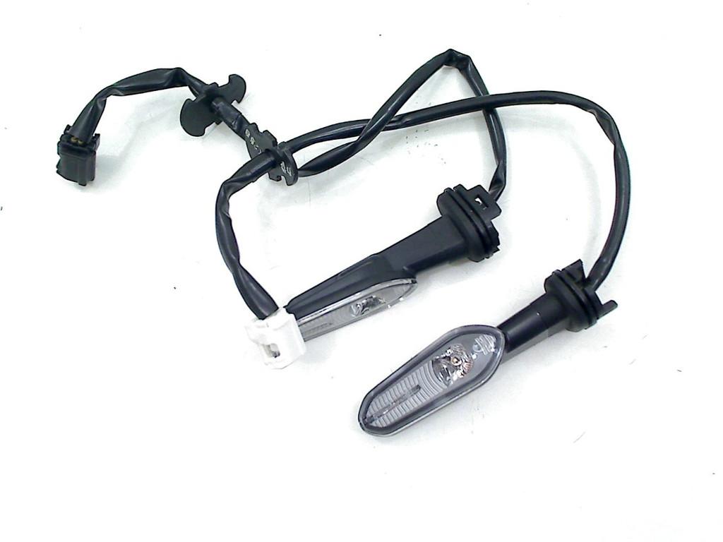 CLIGNOTANT Yamaha MT 10 2016-2021 (MT10 RN458 B67), Dhr. S. di Majo, Utilisé, Info@cama-motorparts.nl, P.J. Troelstraweg 8 8
3144 CX  MAASSLUIS, NL