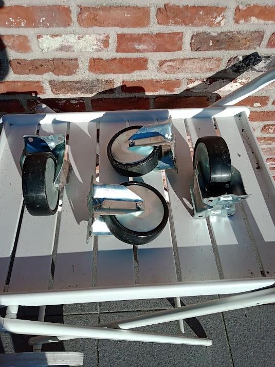 4 vaste bokwielen 10€., Doe-het-zelf en Bouw, Zwenkwielen, Ophalen, Nieuw