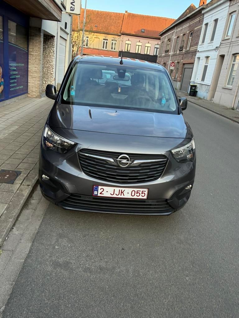 Magnifique Opel Combo Life 2019 Diesel 7 Place, Autos, Opel, Achat, Euro 6, Boîte manuelle, 5 portes