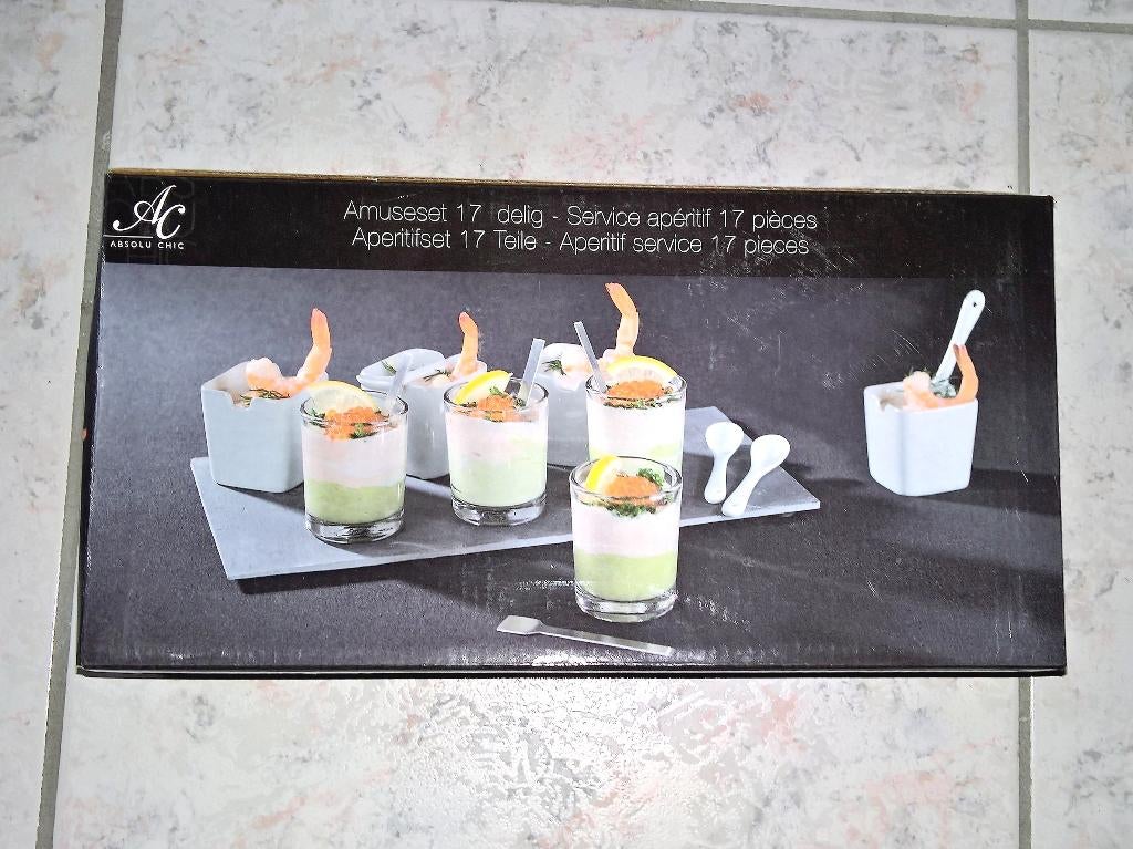Set / service pour aperitif 17 pièces, Maison & Meubles, Enlèvement, Neuf, Poterie, Service complet