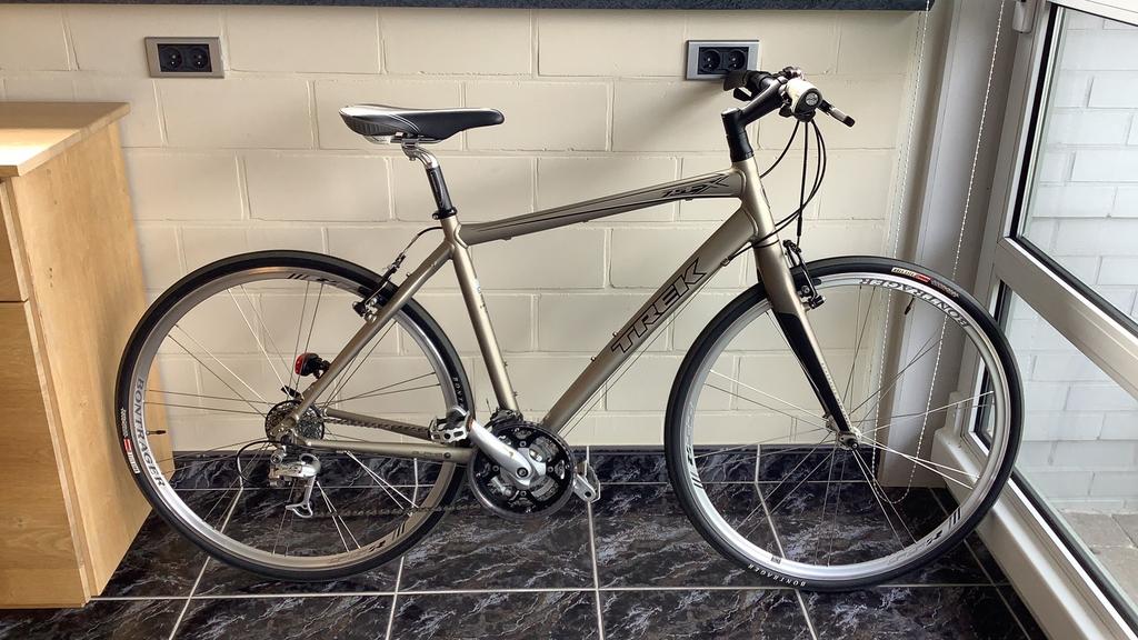 Trek 7.5 fx sportfiets nieuw, Vélos & Vélomoteurs, Enlèvement, Comme neuf