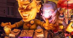 Praalwagens en opblaasbare parachutes, Ophalen, Zo goed als nieuw