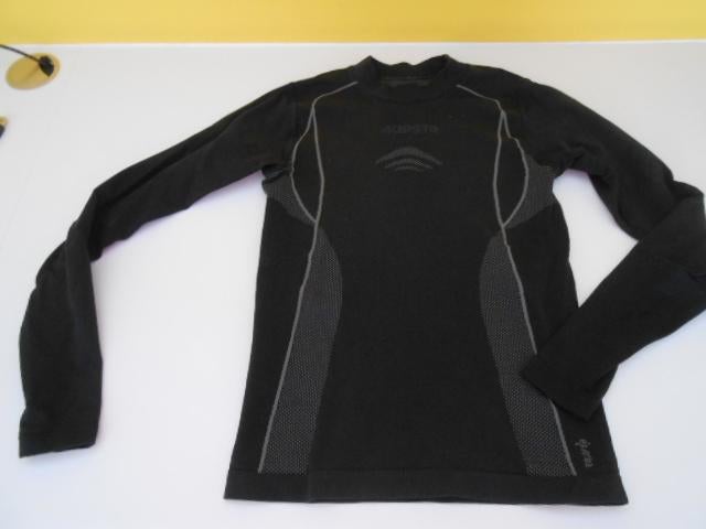 Kipsta thermisch onderhemdje 10 jaar zwart, Kinderen en Baby's, Kinderkleding | Maat 140, Gebruikt, Jongen of Meisje, Sport- of Zwemkleding