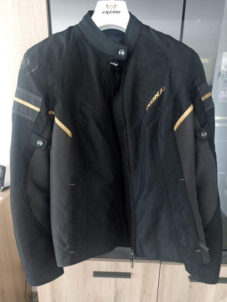 Lot Moto : Veste Ixon 3 en 1 + Casque HJC S – NEUF, Motos, Enlèvement, Neuf, sans ticket, Manteau | tissu, Ixon