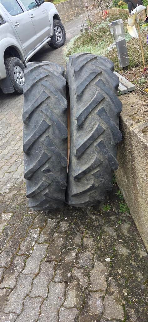 2 pneus tracteur 11.2/10-28, Articles professionnels, Enlèvement