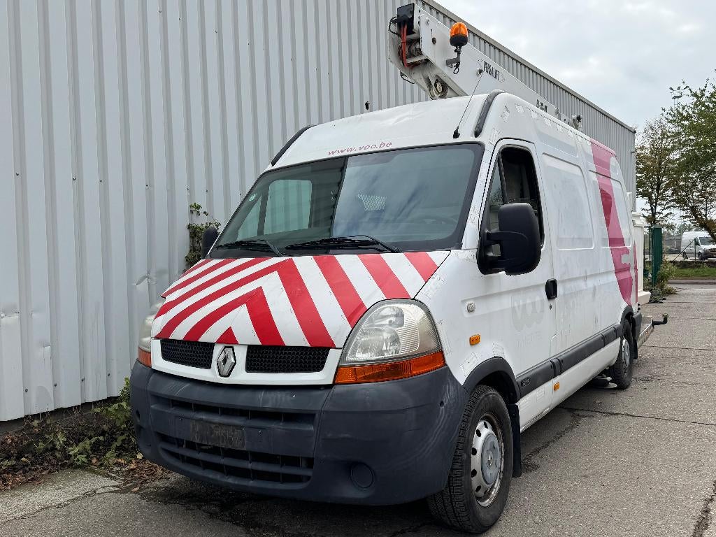Renault master 3.0 diesel hoogwerker lift met 135000 km, Auto's, Bestelwagens en Lichte vracht, 100 kW, 4 cilinders, Renault, Wit
