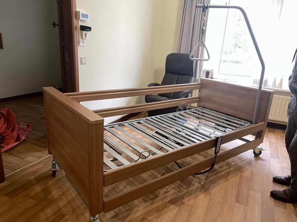 Lit électrique simple, Enlèvement, Utilisé, Une personne, Réglable