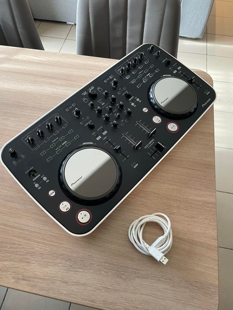 Pioneer DDJ-ERGO in prima staat!, Musique & Instruments, DJ sets & Platines, Enlèvement ou Envoi, Comme neuf, DJ-Set, Pioneer