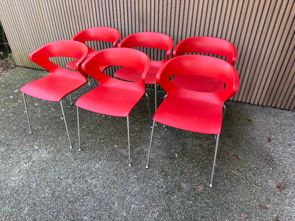 Praktische stapelbare stoelen, Ophalen, Zo goed als nieuw, Moderne gemakkelijke stapelbare stoel, Rood