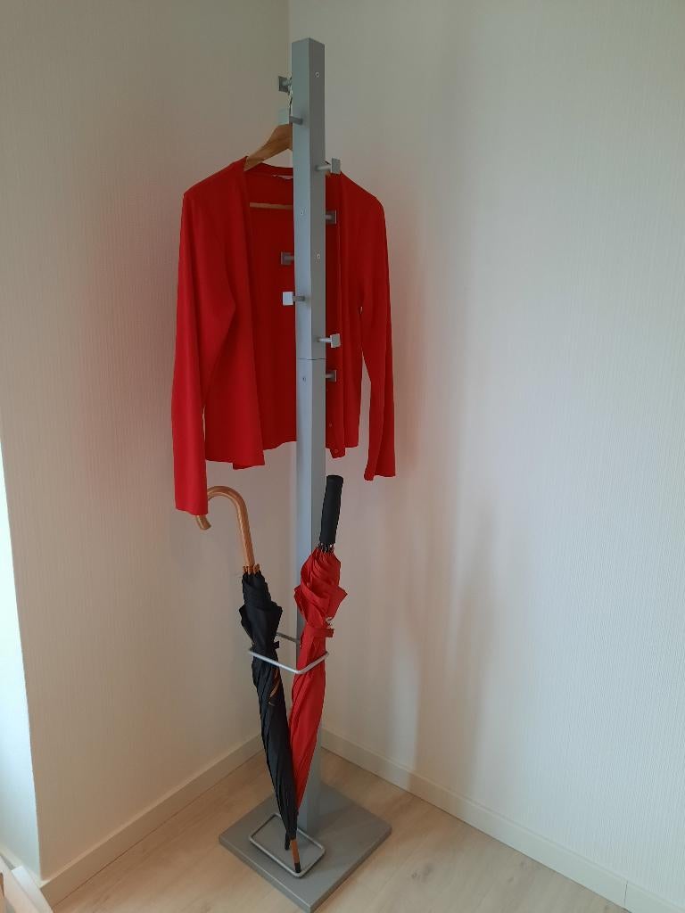 Moderne kapstok in metaal met parapluhouder..., Ophalen, Zo goed als nieuw, Metaal