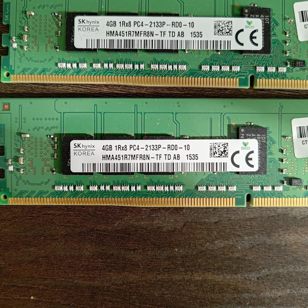 4 GB DDR4 ECC RAM — SK Hynix 2133 MHz (x5 disp), Computers en Software, RAM geheugen, Gebruikt, Server, DDR4, Ophalen of Verzenden