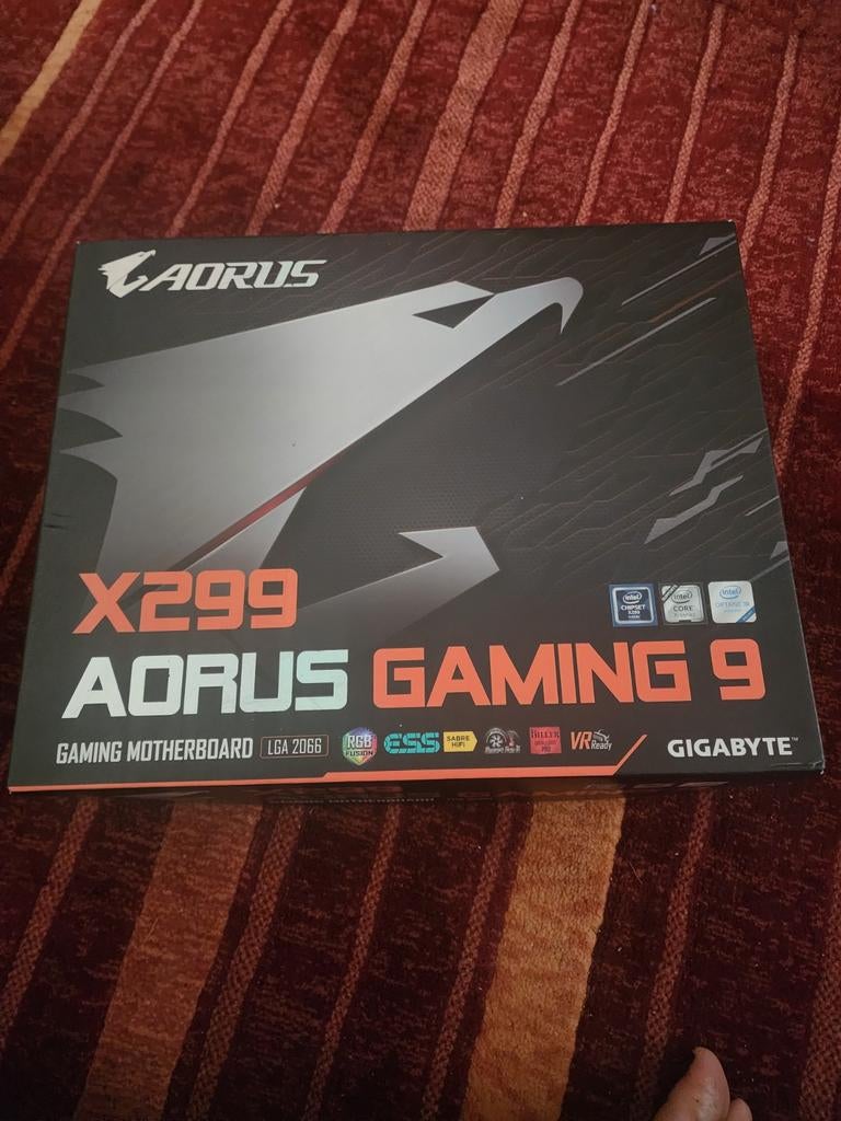 Gigabyte X299 AORUS Gaming 9 - Defect - Voor onderdelen/doos, Computers en Software, Ophalen of Verzenden, Intel