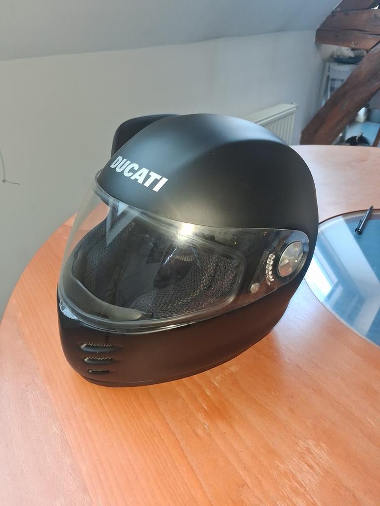 Casque ducati, Motos