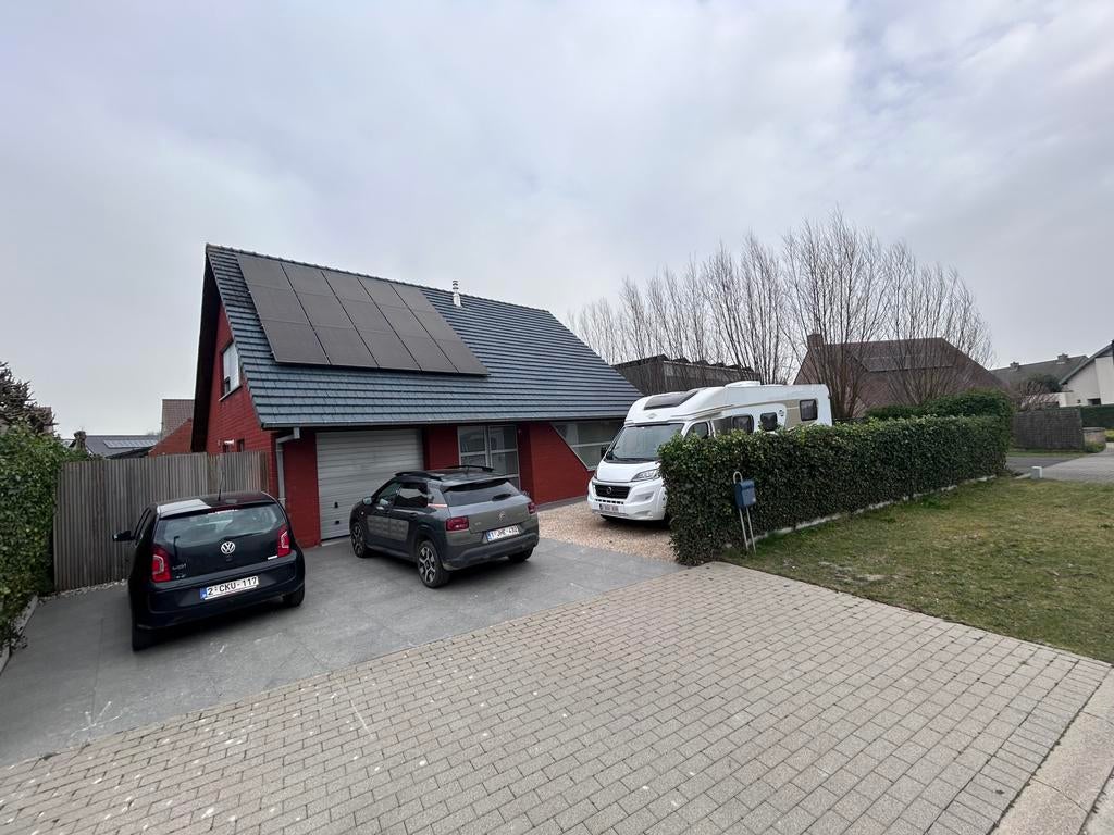 MOOIE ALLEENSTAANDE EN INSTAPKLARE GEZINSWONING TE KOOP, 220 m², 500 tot 1000 m², Vrijstaande woning, 3 kamers