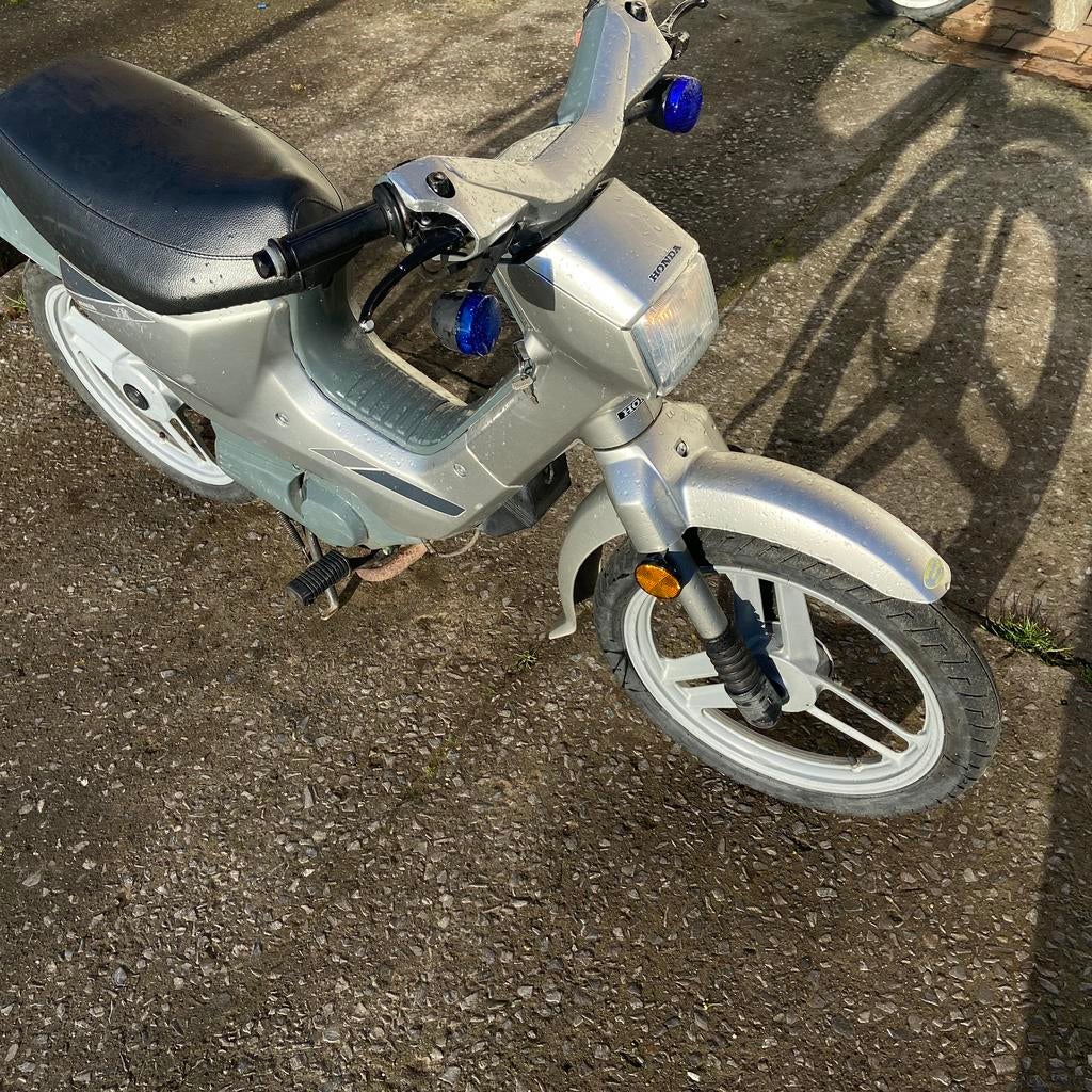 Honda wallaroo a klasse de luxe, Enlèvement