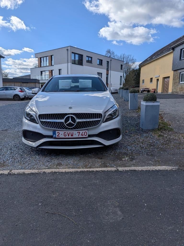 Mercedes A180D W176 AMG-lijn Mercedes garantie 02/2027, Auto's, Voorwielaandrijving, 4 cilinders, USB, 5 deurs