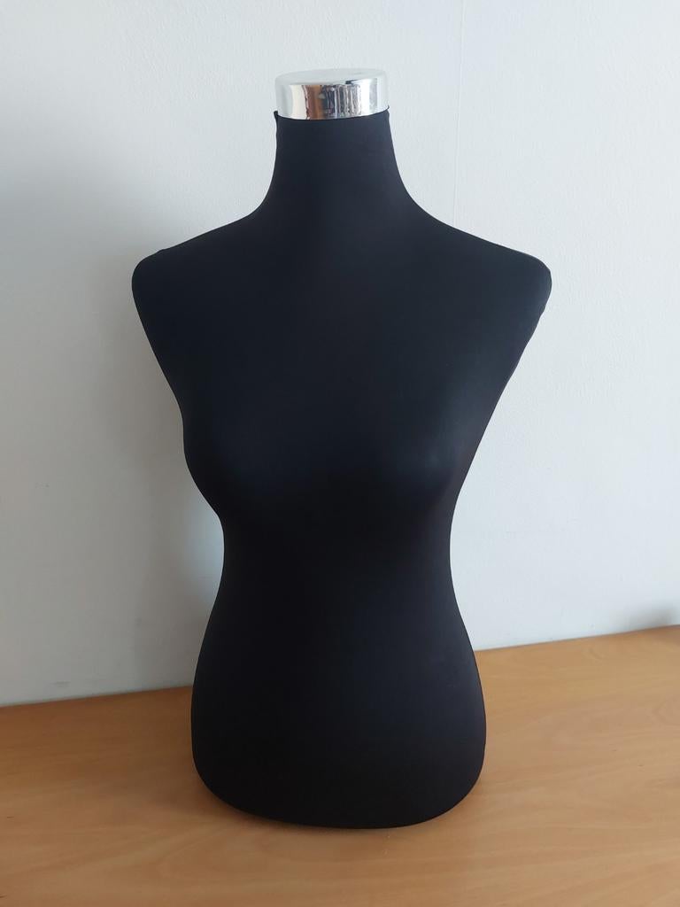 Mannequin femme, Enlèvement