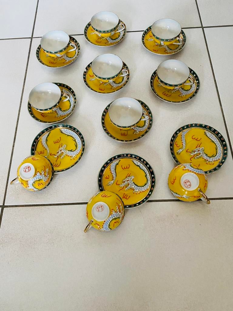 Service à thé japonais en porcelaine Satsuma motif dragon, Enlèvement