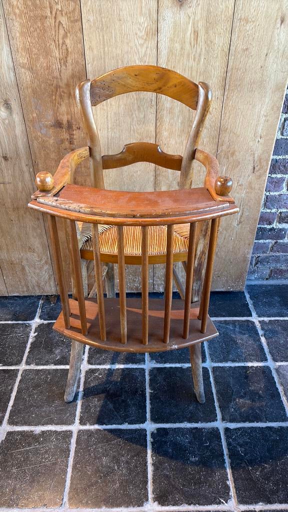 Chaise ancienne pour enfant avec table à manger/décoration, Antiquités & Art, Antiquités | Meubles | Chaises & Canapés, Enlèvement