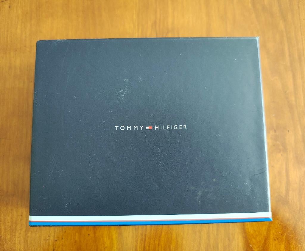 Portefeuilles, porte monnaie Tommy Hilfiger, Bijoux, Sacs & Beauté, Neuf, Autres marques, Cuir, Enlèvement ou Envoi