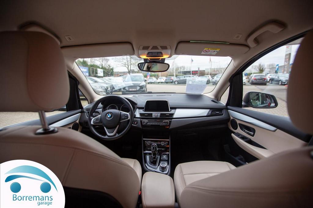 BMW 216 216 dA Model Advantage Business leder/navi/automaat, Autos, BMW, 0 kg, Argent ou Gris, Entreprise, Automatique