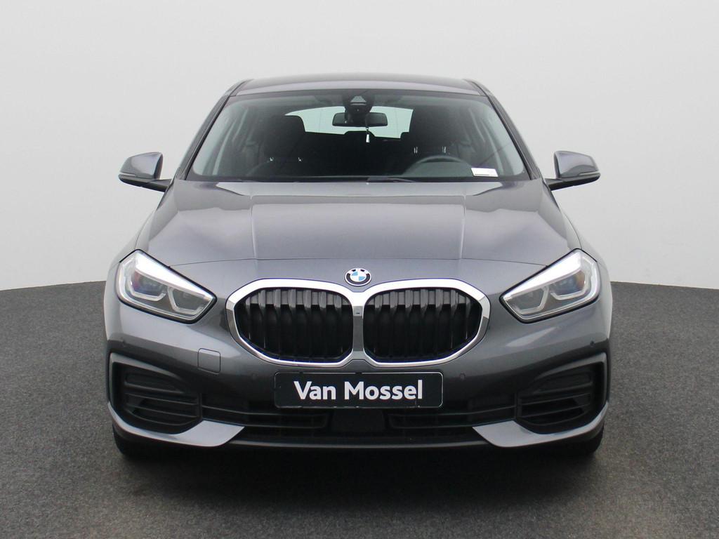 BMW 1 Reeks Hatch 118iA (103 kW) PDC V+A | Carplay | LED Lic, Auto's, BMW, Gebruikt, 5 zetels, 3 cilinders, 140 pk
