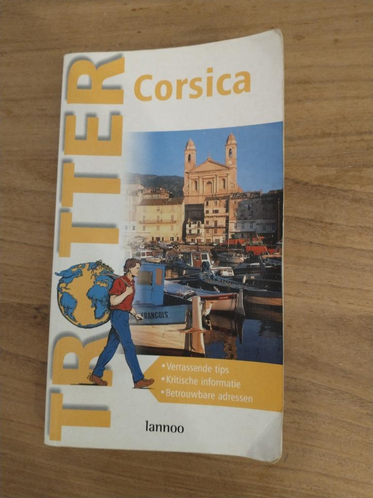 Trotter - Corsica - Lannoo - editie 2001, Boeken, Reisgidsen, Gelezen, Trotter, Europa, Ophalen of Verzenden