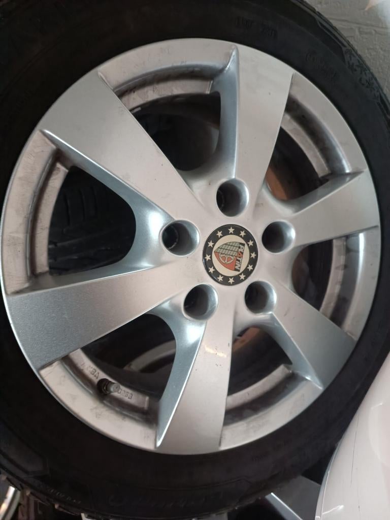 Jantes Pneus hiver 205/55/15  bmw série 1/ 2/ 3