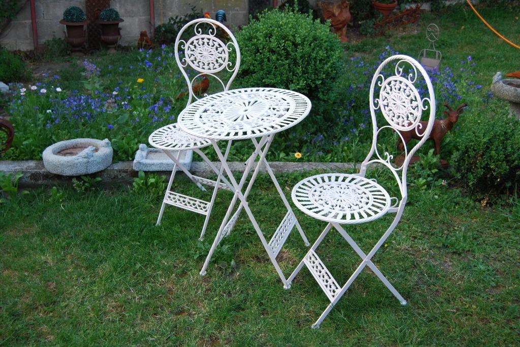 Ensemble de jardin en fer forgé (2 chaises et table pliantes, Jardin & Terrasse, Ensembles de jardin, Neuf, Enlèvement, Autres matériaux
