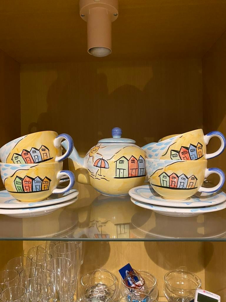 Koffie/theeservies met vakantieprint, Huis en Inrichting, Keuken | Servies, Ophalen, Gebruikt, Overige stijlen, Kop(pen) en/of Schotel(s)