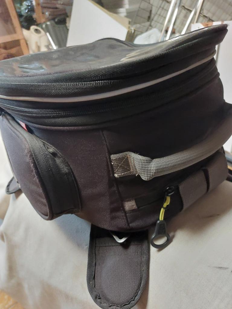 tankzak Givi zwart, Motoren, Accessoires | Koffers en Tassen, Ophalen, Zo goed als nieuw
