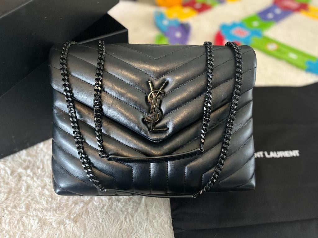 Yves Saint Laurent Loulou Medium, Bijoux, Sacs & Beauté, Sacs | Sacs Femme, Comme neuf, Sac à bandoulière, Noir, Enlèvement ou Envoi