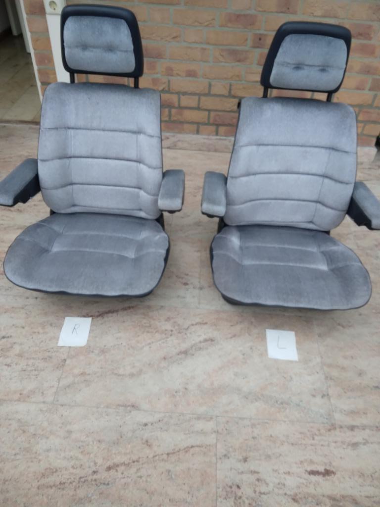 VW T3 CARAT Pilotenstoelen met Hoofdsteunkussentjes, Blauw, Ophalen