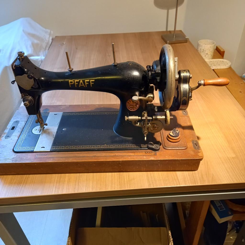 hand naaimachine Pfaff, Antiek en Kunst, Ophalen