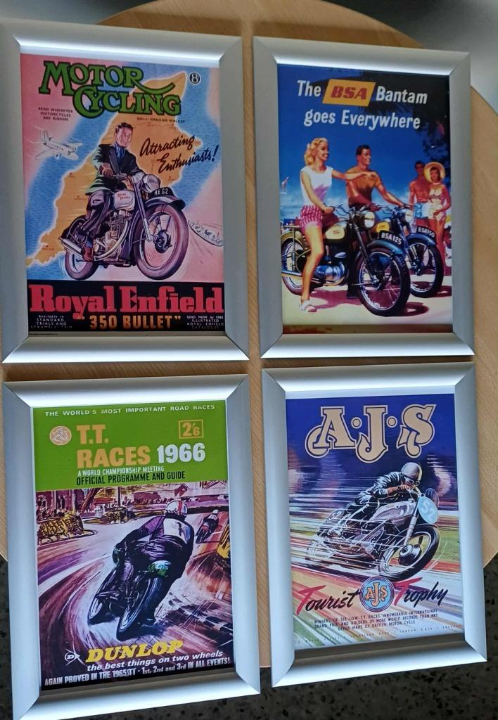 4 posters de moto dans un cadre A4, Enlèvement ou Envoi, Maison et Meubles