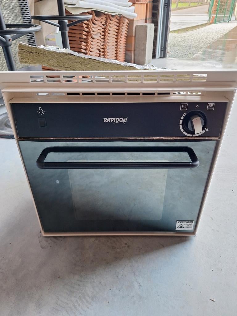 Originele oven van Rapido, Ophalen