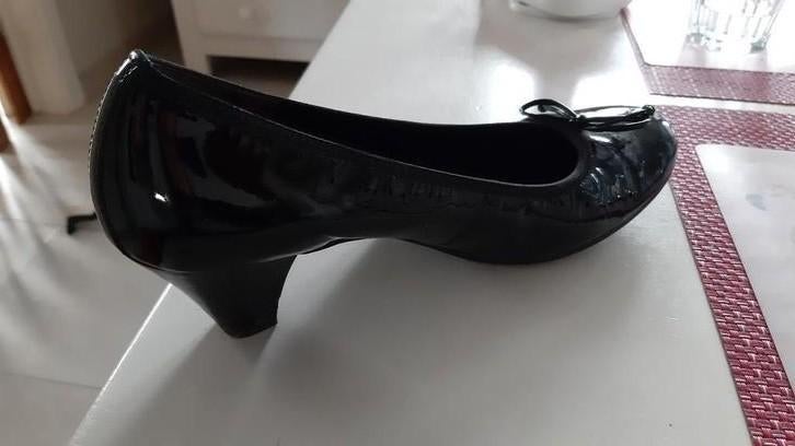 Zwarte laklederen pumps merk Paul Green mt 42 (8), Ophalen of Verzenden, Zo goed als nieuw, Pumps