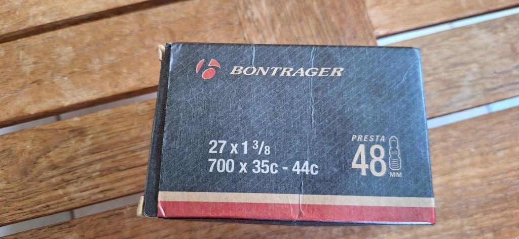 Chambre à air vélo Bontrager 27 x 1 3/8 - 700 x 35c — 44c, Enlèvement ou Envoi, Neuf, Pneu, Bontrager