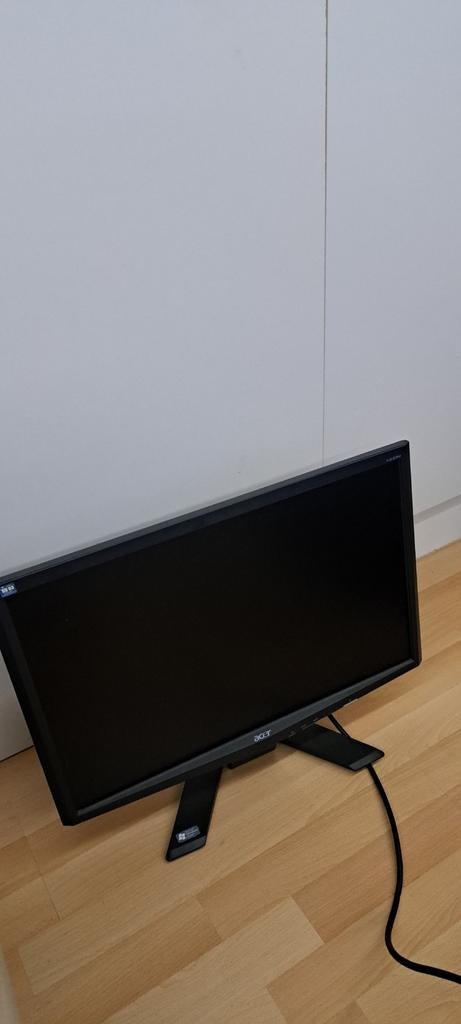 Dit is een Acer LCD-monitor., HD, Haut-parleurs intégrés, 61 à 100 Hz, Enlèvement